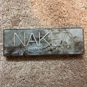 ❤️❤️Naked Smoky Pallet